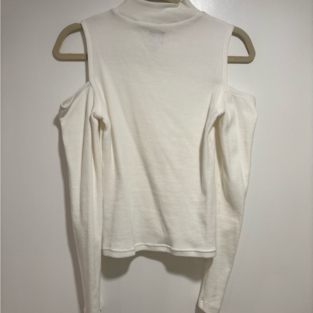 Mockneck Rib Cold Shoulder Top - Picture 9 of 10
